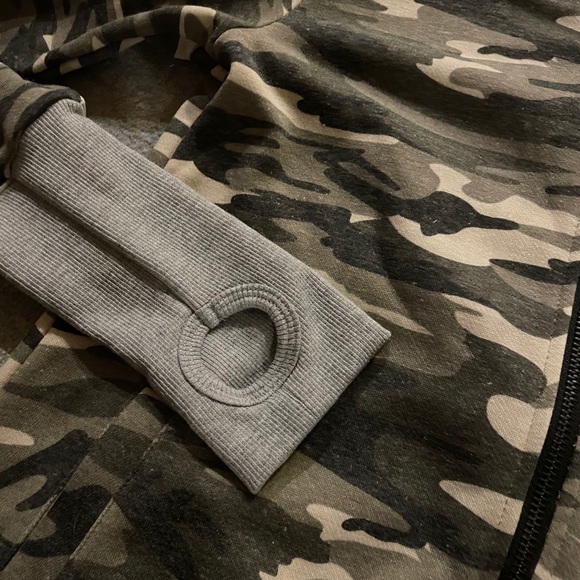 Long Zipper Cozy Camo Hoodie with thumb holes XS - Picture 3 of 6